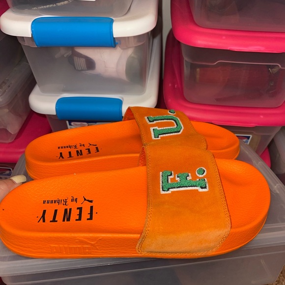 Women’s puns fenty slides - Picture 1 of 3
